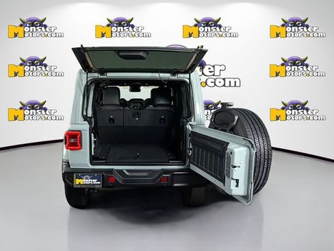 Used 2024 Jeep Wrangler Unlimited Sahara w/ Technology Group AWD/4WD image 26