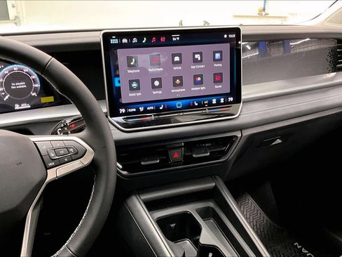 New 2026 Volkswagen Tiguan SE image 9