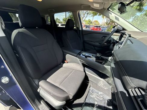 Used 2023 Nissan Rogue S image 25