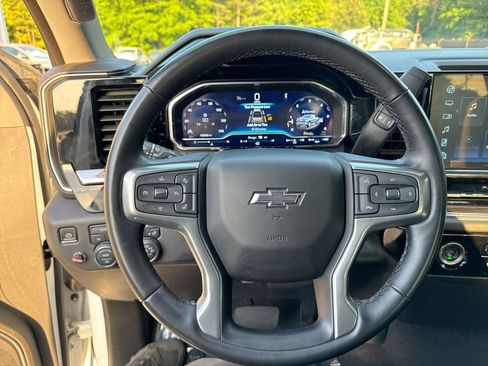 Used 2023 Chevrolet Silverado 1500 RST AWD/4WD image 16
