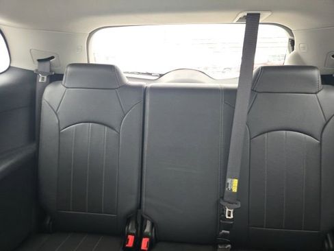 Used 2017 Buick Enclave Premium image 39