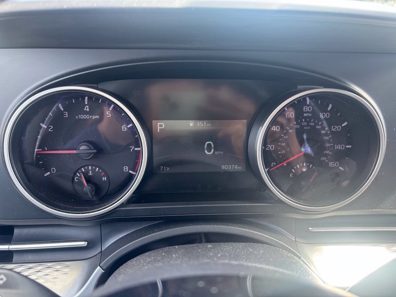Used 2023 Kia Carnival LX FWD image 11