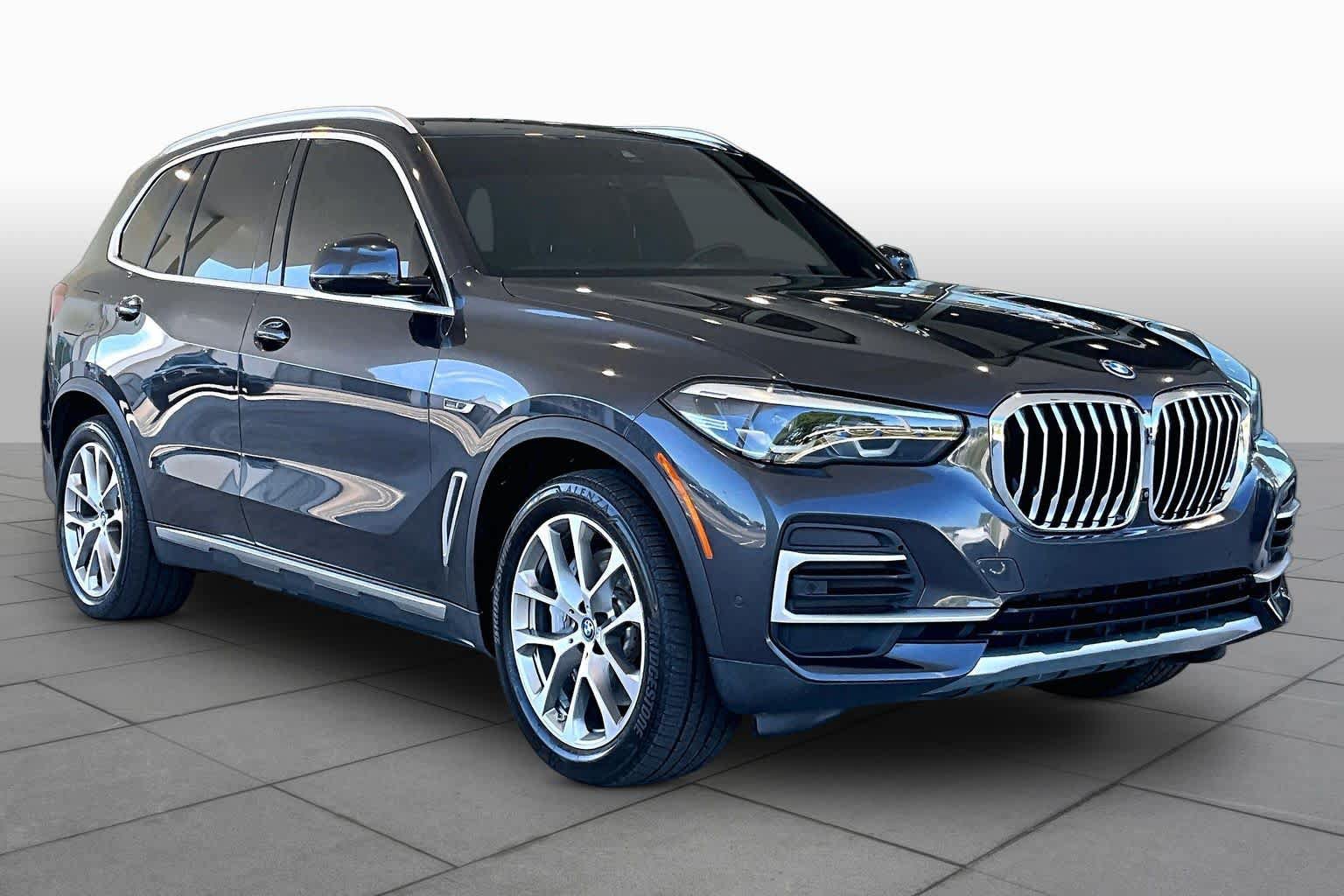 Used 2022 BMW X5 xDrive45e w/ Luxury Seating Package AWD/4WD image 2
