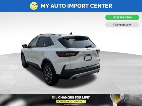 Used 2025 Ford Escape SE FWD image 5