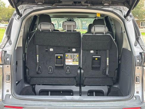 Used 2024 Toyota Sienna XLE image 8