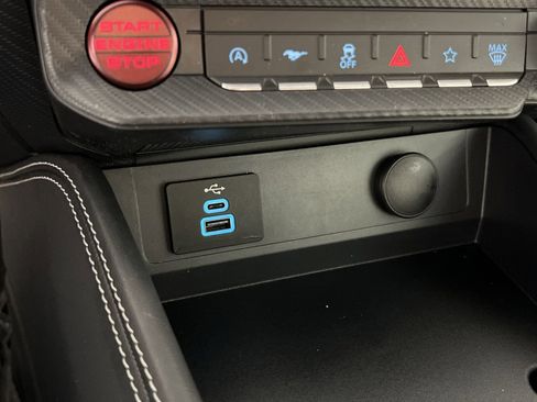 Used 2025 Ford Mustang GT Premium RWD image 34