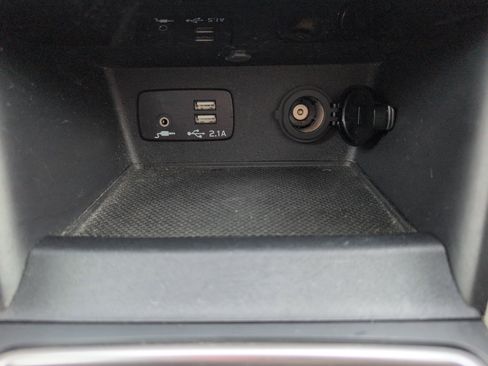 Used 2022 Subaru Forester Limited image 36