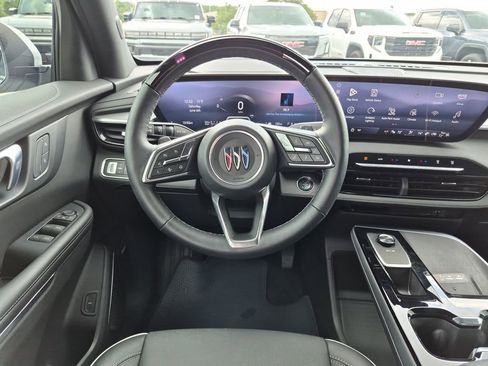 Used 2025 Buick Enclave Preferred w/ Super Cruise Package FWD image 30