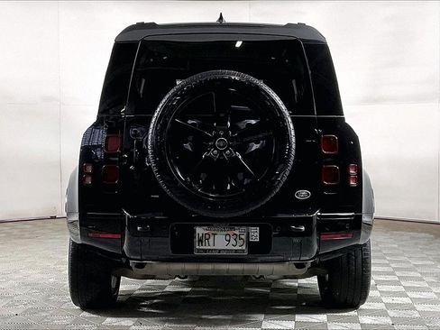 Used 2023 Land Rover Defender 110 X-Dynamic SE image 3