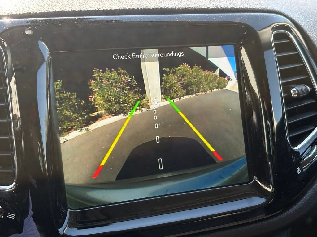 Used 2018 Jeep Compass Limited w/ Navigation Group FWD image 14