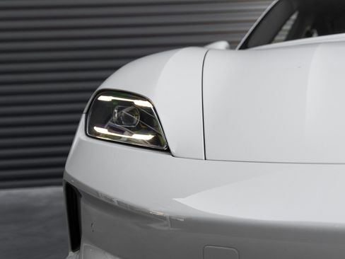 Certified 2025 Porsche Taycan AWD/4WD image 38
