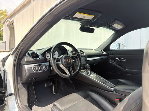 Used 2018 Porsche 718 Cayman S RWD image 11