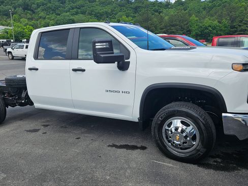 New 2026 Chevrolet Silverado 3500 W/T w/ WT Convenience Package AWD/4WD image 1