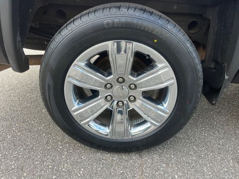 Used 2018 GMC Sierra 1500 SLT image 24