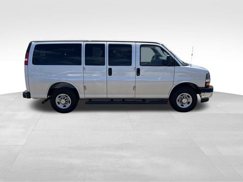 Used 2025 Chevrolet Express 2500 LT w/ LT Preferred Equipment Group RWD image 8