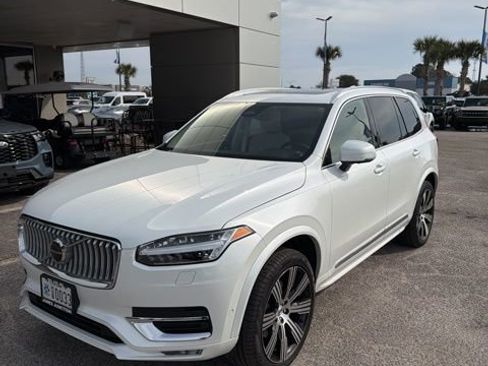 Used 2025 Volvo XC90 B6 Plus w/ Protection Package Premier image 12