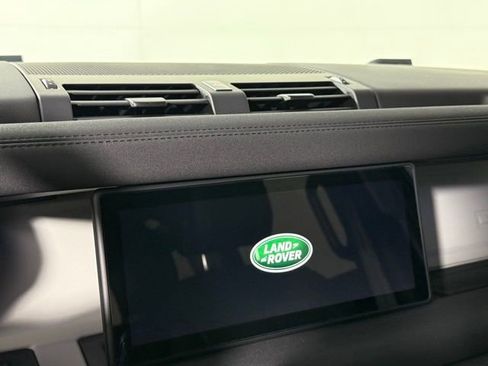 Used 2023 Land Rover Defender 110 S image 16