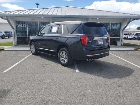 Used 2023 GMC Yukon Denali w/ Advanced Technology Package AWD/4WD image 3