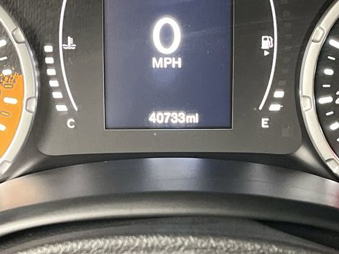 Used 2017 Jeep Renegade Latitude w/ Popular Equipment Group image 14