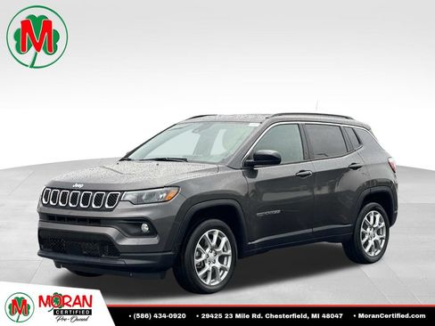 Used 2023 Jeep Compass Latitude AWD/4WD image 1
