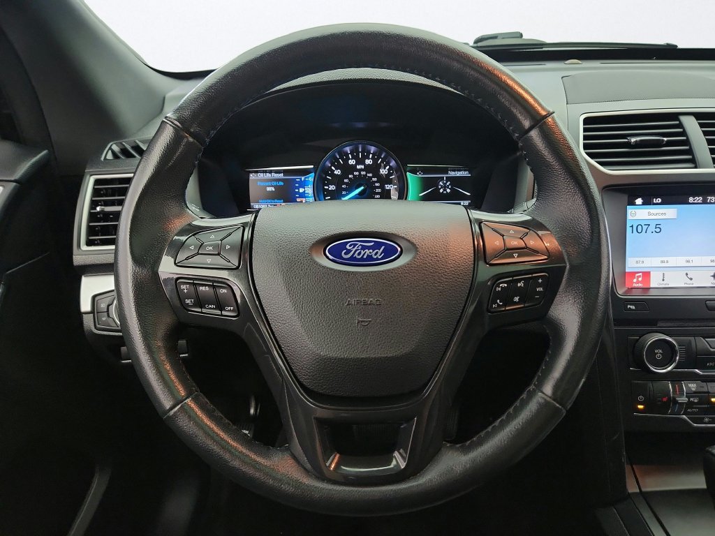 Used 2017 Ford Explorer XLT w/ Equipment Group 202A AWD/4WD image 15