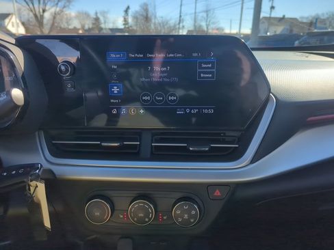 Certified 2024 Chevrolet Trax RS w/ Driver Confidence Package image 25