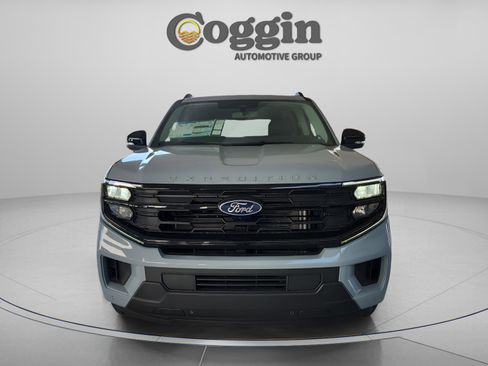 New 2025 Ford Expedition Active image 9