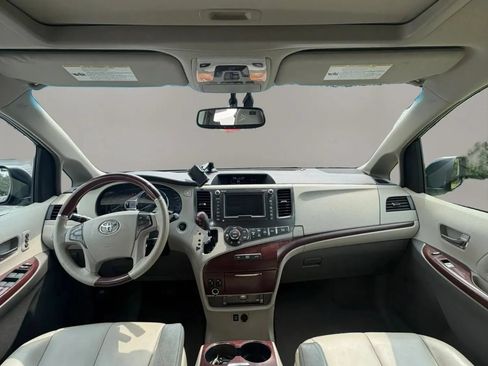 Used 2013 Toyota Sienna Limited w/ Premium Pkg FWD image 9