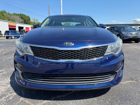 Used 2017 Kia Optima LX w/ Option Group 014 FWD image 2
