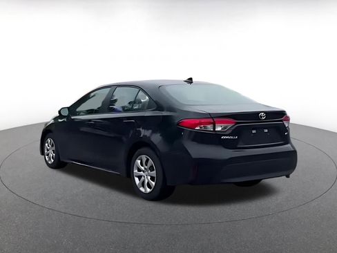 Used 2025 Toyota Corolla LE image 11