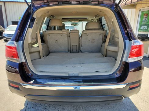 Used 2011 Toyota Highlander Limited w/ Tow Pkg FWD image 60