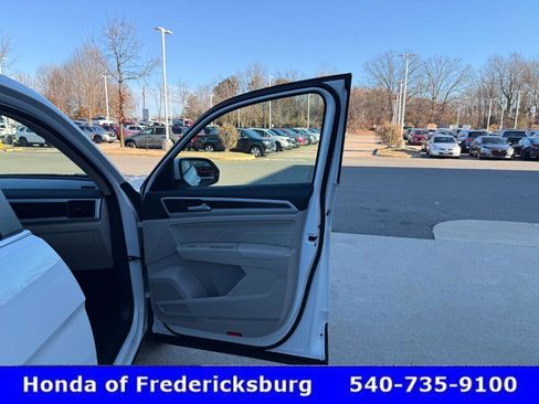 Used 2021 Volkswagen Atlas SE w/ Panoramic Sunroof Package image 18