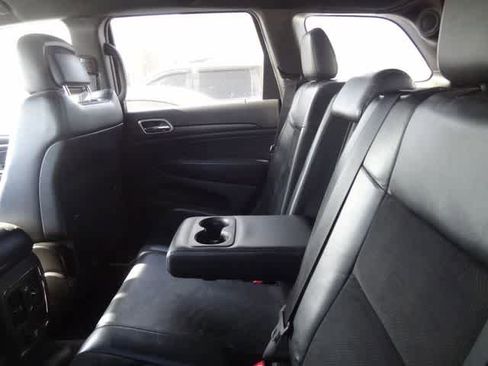 Used 2018 Jeep Grand Cherokee Altitude image 5