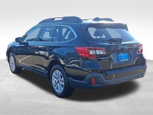 Used 2018 Subaru Outback 2.5i Premium image 4