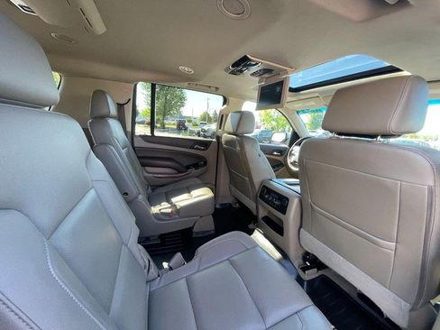 Used 2020 Chevrolet Suburban Premier AWD/4WD image 13