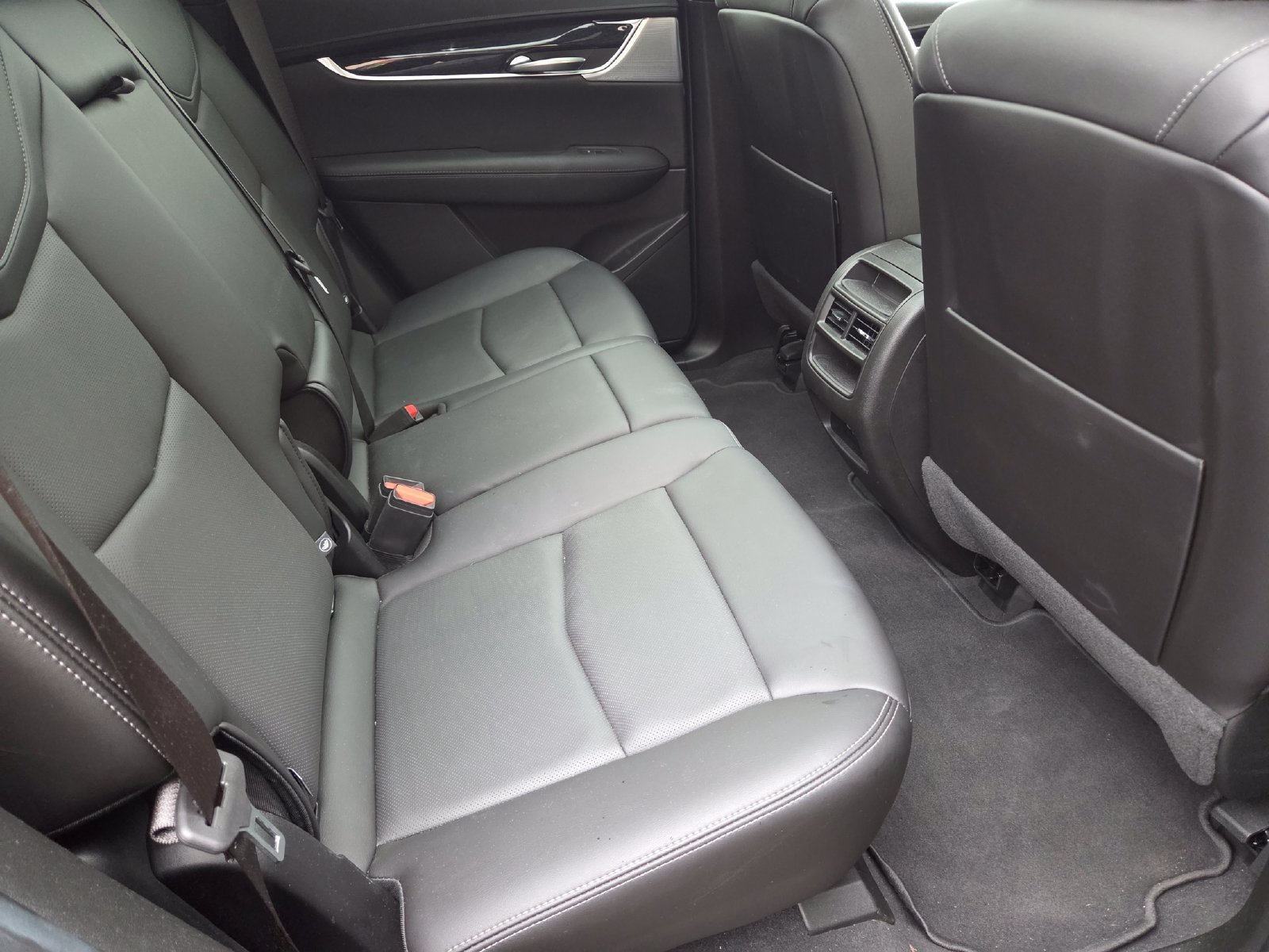 Used 2024 Cadillac XT5 Premium Luxury w/ LPO, Floor Liner Package AWD/4WD image 20