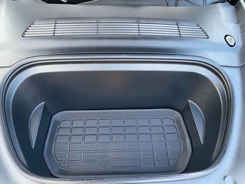 Used 2024 Tesla Model Y Long Range image 10