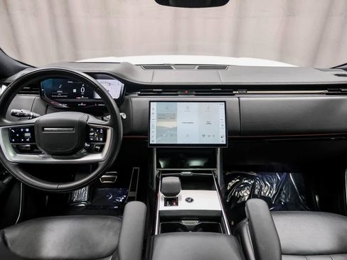 Used 2024 Land Rover Range Rover SE image 13