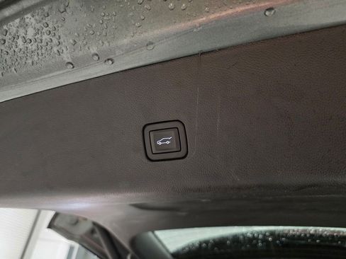 Used 2023 Chevrolet Traverse LT FWD image 43