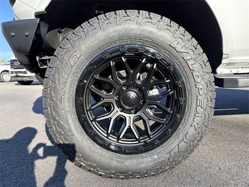 Used 2024 Ford Bronco Outer Banks image 10