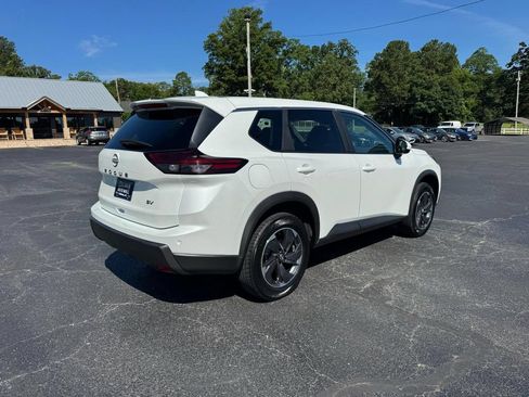 Used 2024 Nissan Rogue SV FWD image 6
