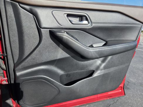 Used 2022 Nissan Rogue Platinum w/ Head-Up Display Package image 33