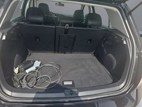 Used 2018 Volkswagen e-Golf SEL FWD image 15