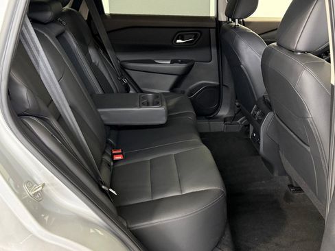 Used 2023 Nissan Rogue SL w/ SL Premium Package image 14