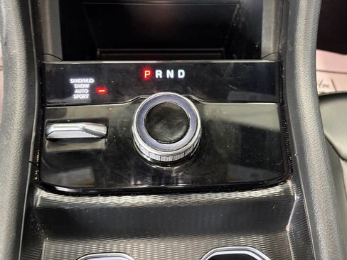 Used 2024 Jeep Grand Cherokee Limited w/ Black Appearance Package image 11