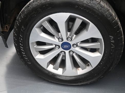Used 2018 Ford F150 XL w/ Equipment Group 101A Mid AWD/4WD image 17