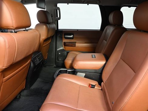 Used 2017 Toyota Sequoia Platinum AWD/4WD image 19