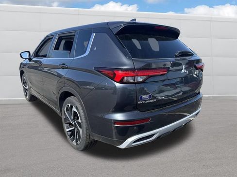 Used 2024 Mitsubishi Outlander SE AWD/4WD image 3