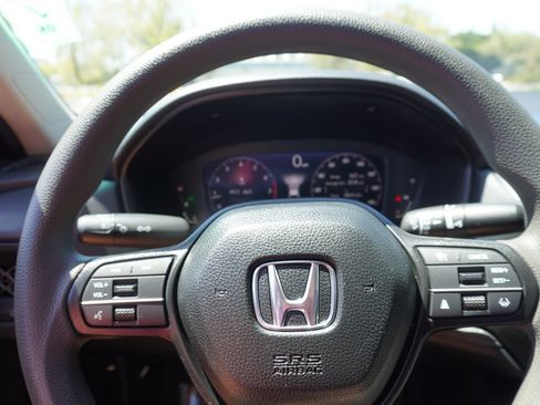 Used 2025 Honda Accord LX image 26