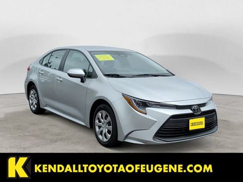 Used 2025 Toyota Corolla LE FWD image 7